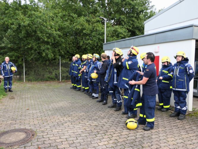 Dienstags-Ausbildung Einsatzübung (Abstützen/Ausleuchten)