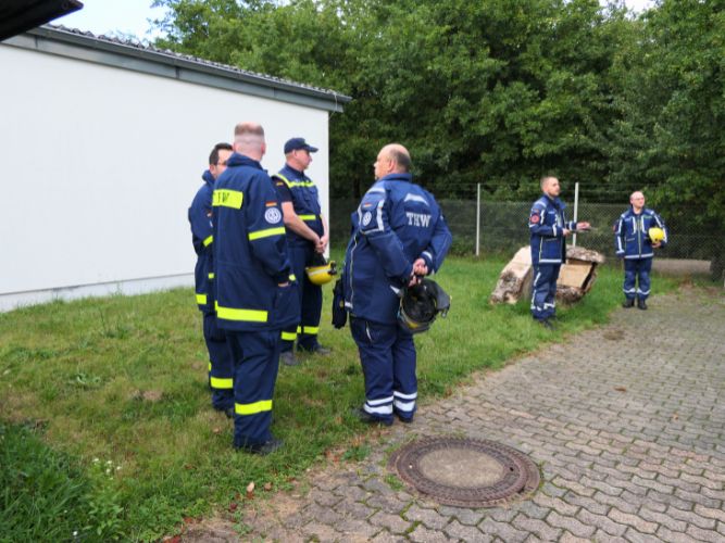 Dienstags-Ausbildung Einsatzübung (Abstützen/Ausleuchten)