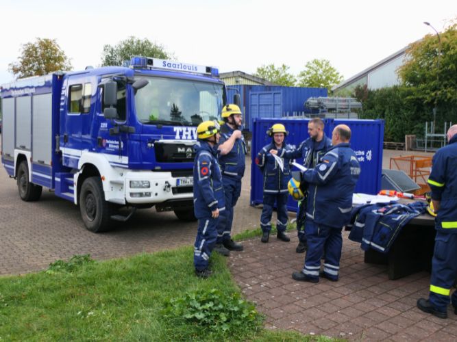 Dienstags-Ausbildung Einsatzübung (Abstützen/Ausleuchten)