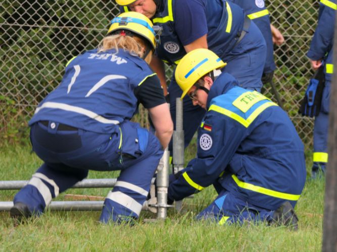 Dienstags-Ausbildung Einsatzübung (Abstützen/Ausleuchten)
