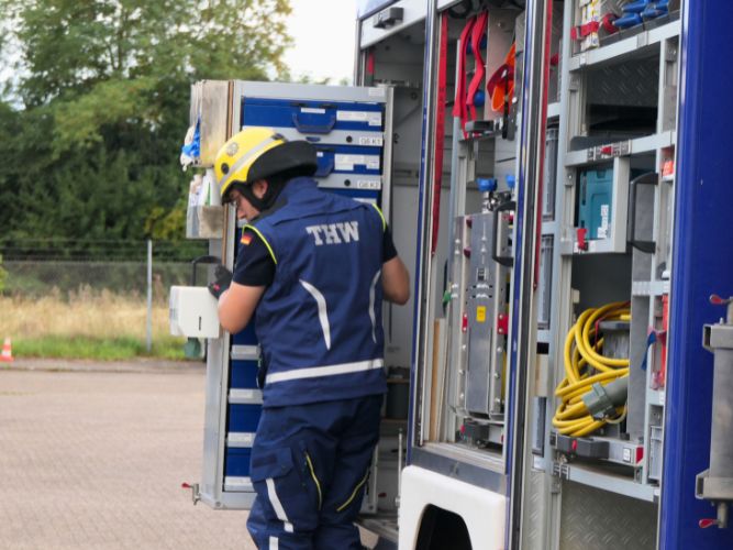 Dienstags-Ausbildung Einsatzübung (Abstützen/Ausleuchten)