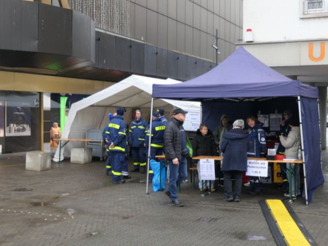 Traditionelle Erbsensuppe-Kochaktion 