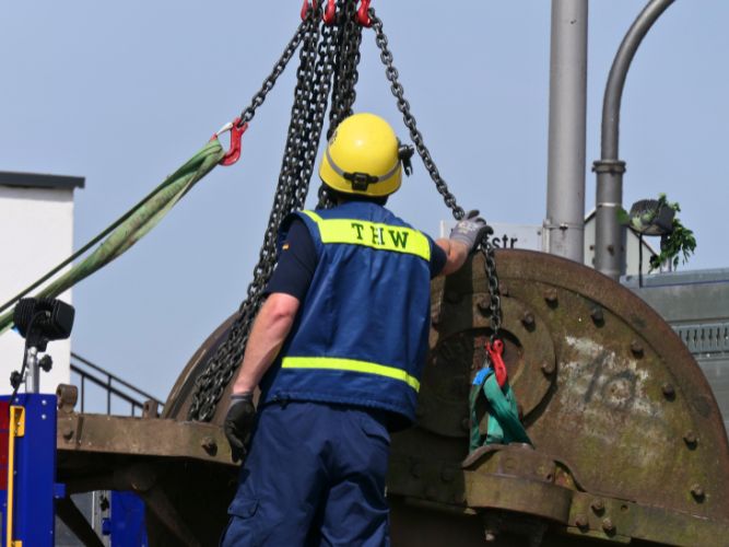 Transport der historischen Walze 