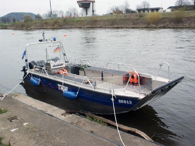 Mehrzweckarbeitsboot (MZAB) mit Trailer